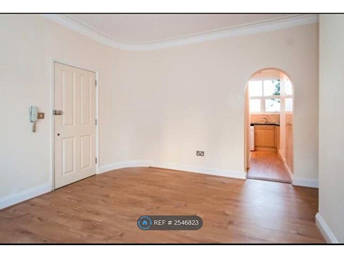 Studio To Rent In London Road, Rochester, ME2