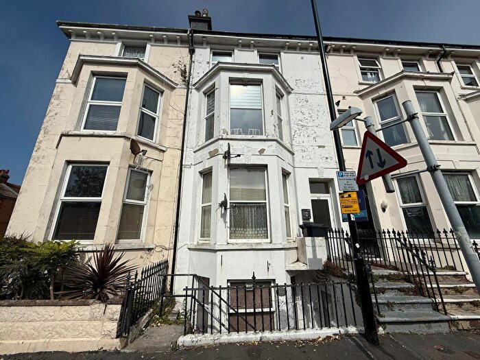 1 Bedroom Flat For Sale In Cavendish Place, Eastbourne, BN21