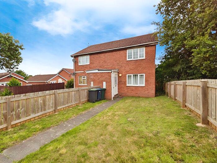 1 Bedroom Flat To Rent In Long Meadow Close, Ryton, NE40