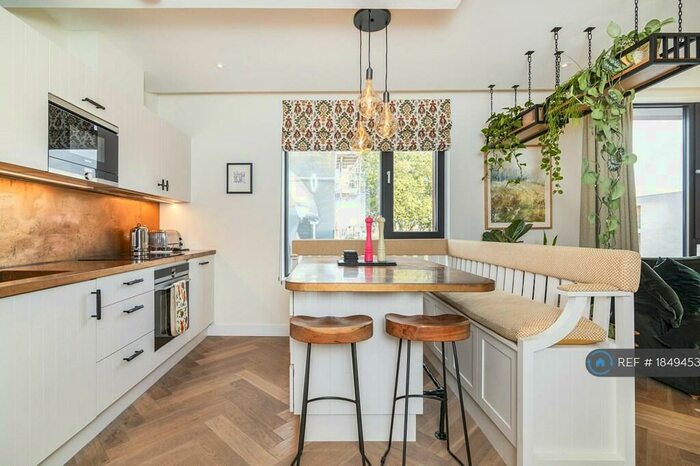 2 Bedroom Flat To Rent In Scawfell Street, London, E2