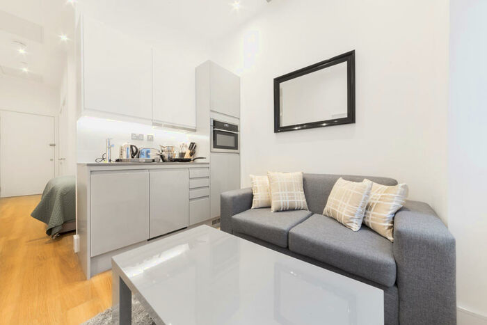 Apartment To Rent In Atria House, Bath Road, Slough, London, SL1