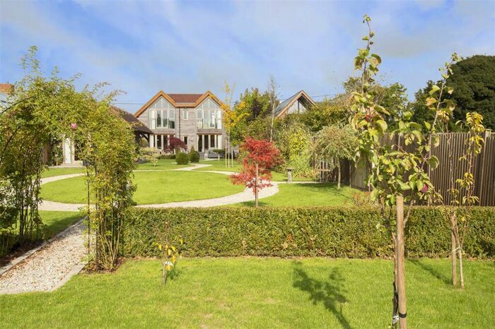 5 Bedroom Detached House For Sale In Elm Lodge, Manns Hill, Bossingham, CT4