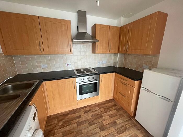 1 Bedroom Flat For Sale In Admirals Way, Gravesend, DA12