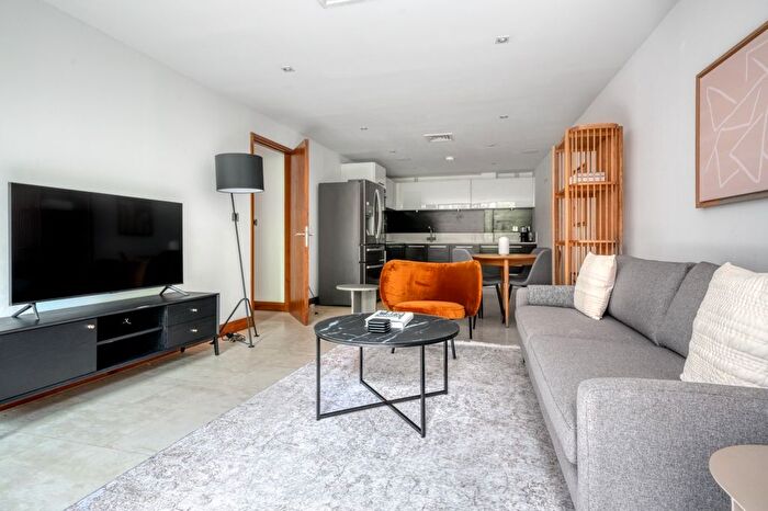 2 Bedroom Flat To Rent In Phoenix Street, Covent Garden, WC2H