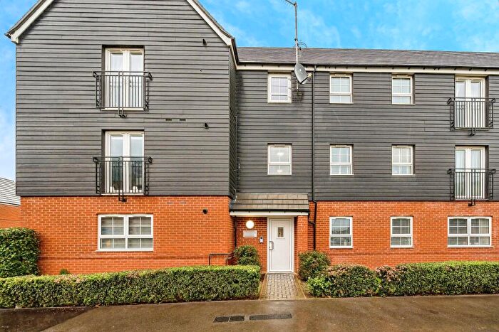 2 Bedroom Apartment For Sale In Foxtail Close, Broughton, Aylesbury, HP22