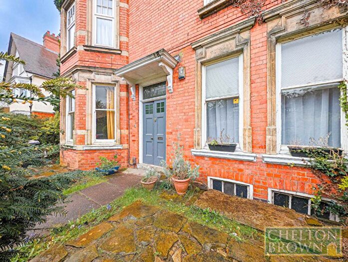 3 Bedroom Apartment To Rent In The Crescent, Northampton, NN1