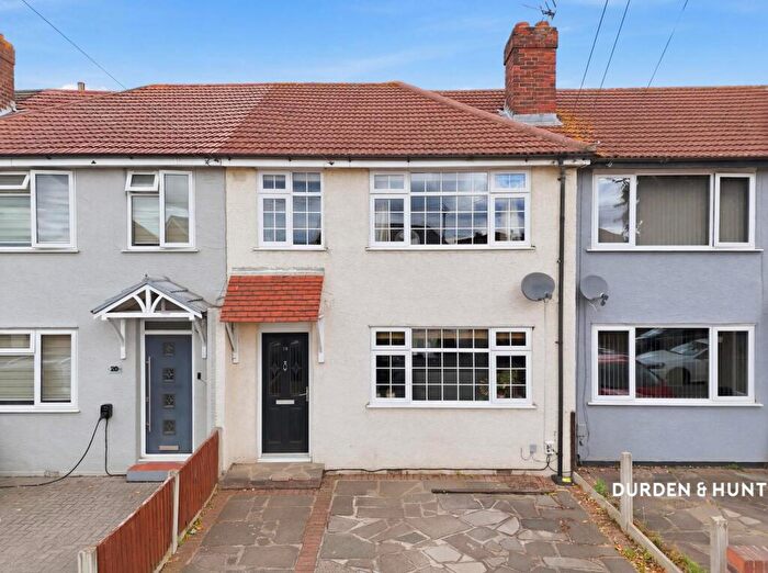 3 Bedroom Terraced House For Sale In Maylands Avenue, Hornchurch, RM12