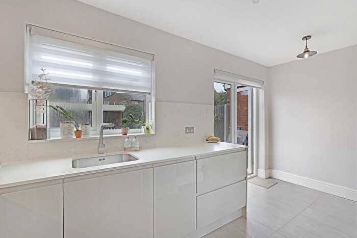 3 Bedroom End Of Terrace House For Sale In Clive Road, Enfield, EN1