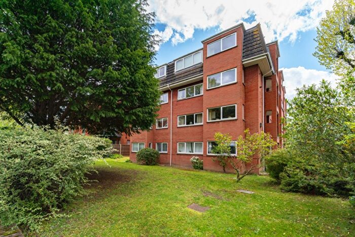 3 Bedroom Flat For Sale In Westridge Court, Park Hill, Ealing, W5