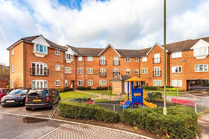 2 Bedroom Flat To Rent In Rydons Way, Redhill, Surrey, RH1