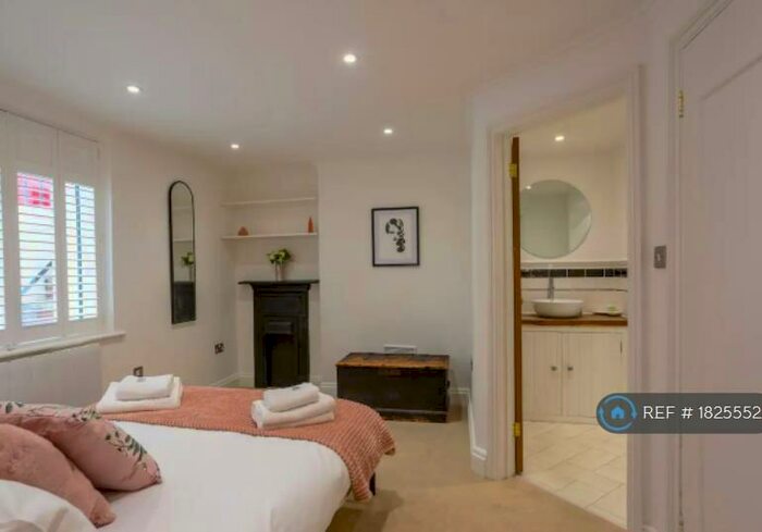 1 Bedroom Flat To Rent In Bedford Place, Brighton, BN1