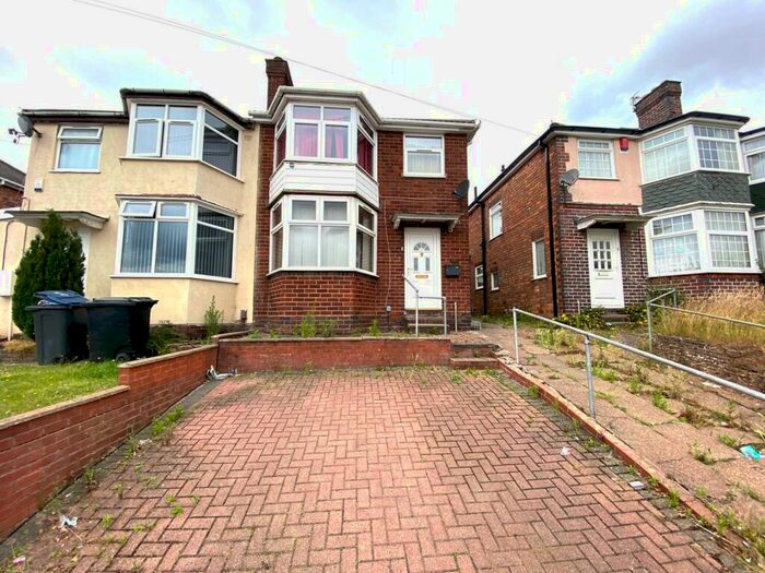 3 Bedroom Semi-Detached House To Rent In Chipperfield Road, Hodge Hill, B36