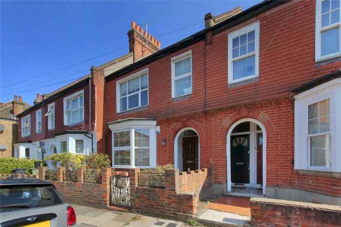 2 Bedroom Maisonette To Rent In Radbourne Road, Balham, London, SW12