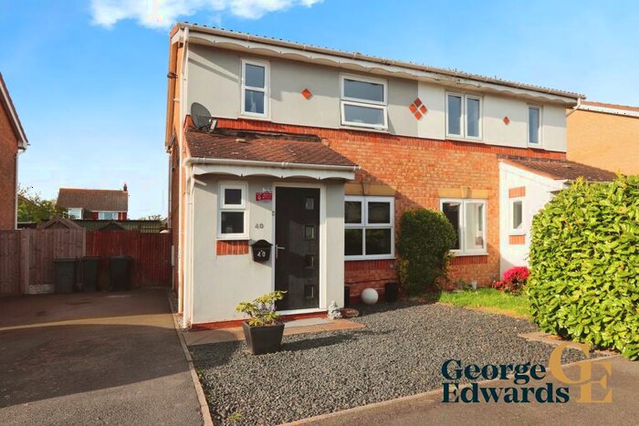 3 Bedroom Semi-Detached House For Sale In Greenfield Road Measham, DE12