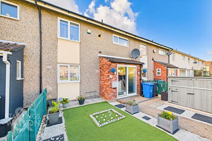 3 Bedroom Terraced House For Sale In Bates Green, Norwich, NR5