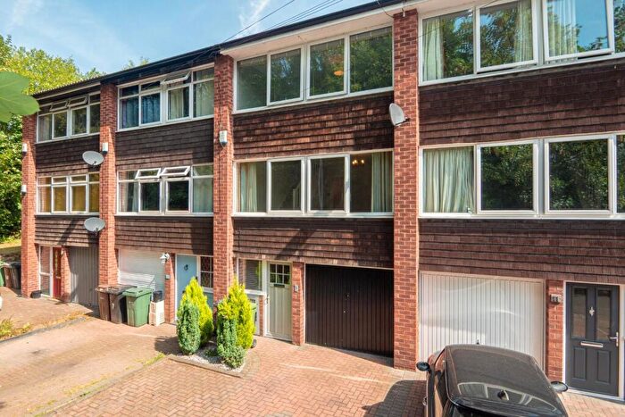 2 Bedroom Terraced House For Sale In Eshald Lane, Woodlesford, Leeds, LS26