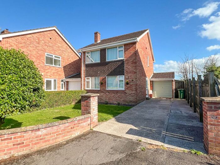 3 Bedroom Link Detached House For Sale In Chancellor Road, Walton, BA16