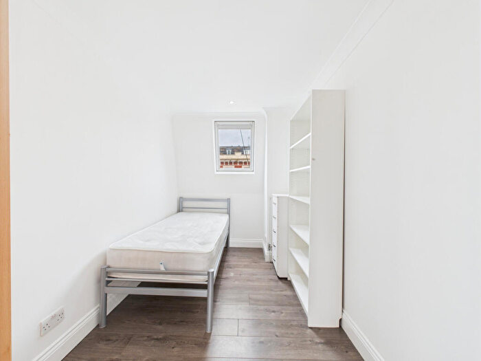 4 Bedroom Apartment To Rent In Kilburn High Road, London, NW6