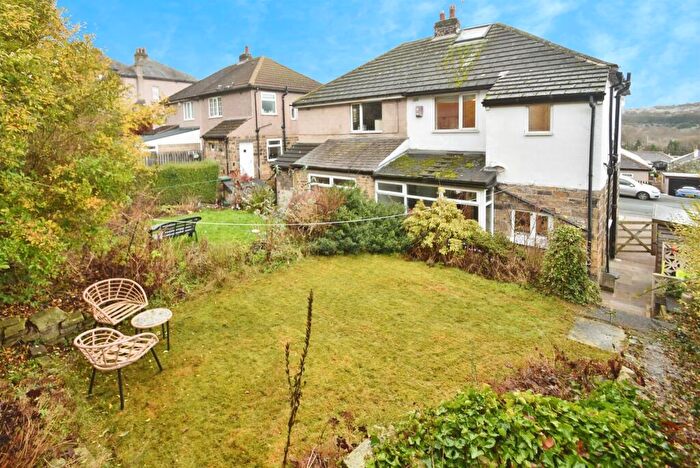 3 Bedroom Semi Detached House For Sale In St. Aidans Road, Baildon, Shipley, BD17