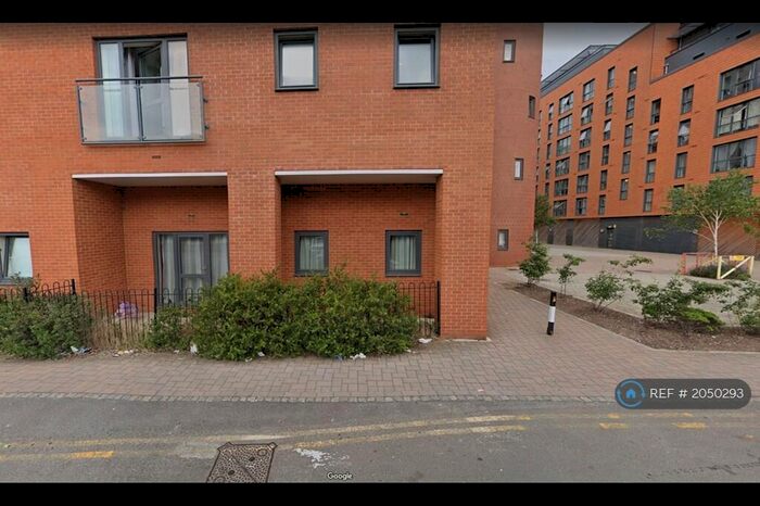 2 Bedroom Flat To Rent In The Junction, Slough, SL2