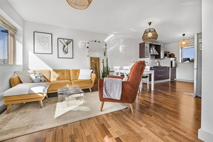 2 Bedroom Apartment For Sale In Henke Court, Cardiff Bay, Cardiff, CF10