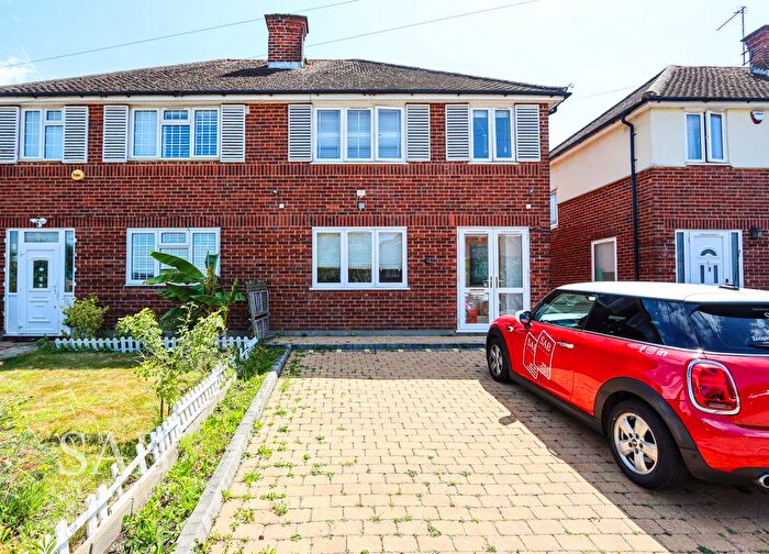 3 Bedroom Semi-Detached House To Rent In Hedgerley Gardens, Greenford, UB6