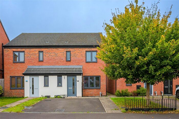 3 Bedroom Semi Detached House For Sale In Akron Drive, Rakegate, Wolverhampton, West Midlands, WV10
