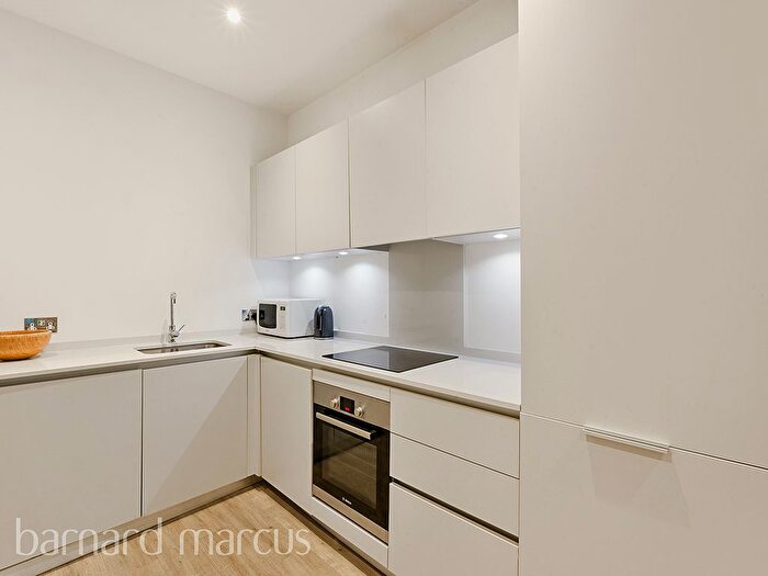 1 Bedroom Flat To Rent In Chiswick High Road, London, W4