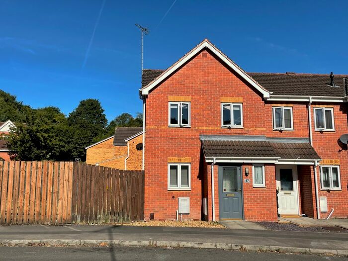 3 Bedroom Semi-Detached House To Rent In Heathfield Way, Mansfield, NG18