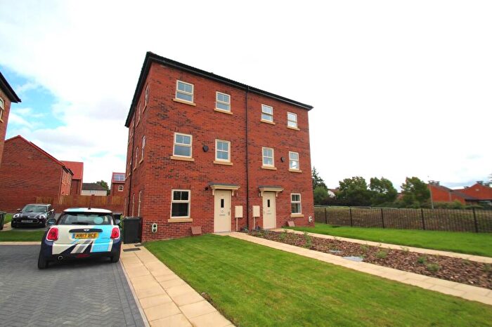 2 Bedroom Semi-Detached House To Rent In Asket Garth, Leeds, West Yorkshire, LS14