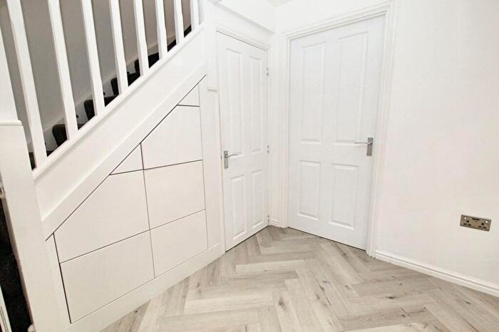 4 Bedroom Town House To Rent In Oakhurst Drive, Wardle, OL12