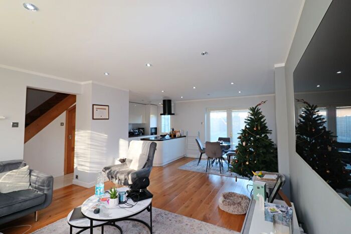 3 Bedroom Terraced House To Rent In Agister Road, Chigwell, IG7