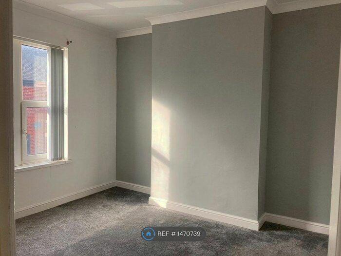 2 Bedroom Flat To Rent In Frobisher Street, Hebburn, NE31