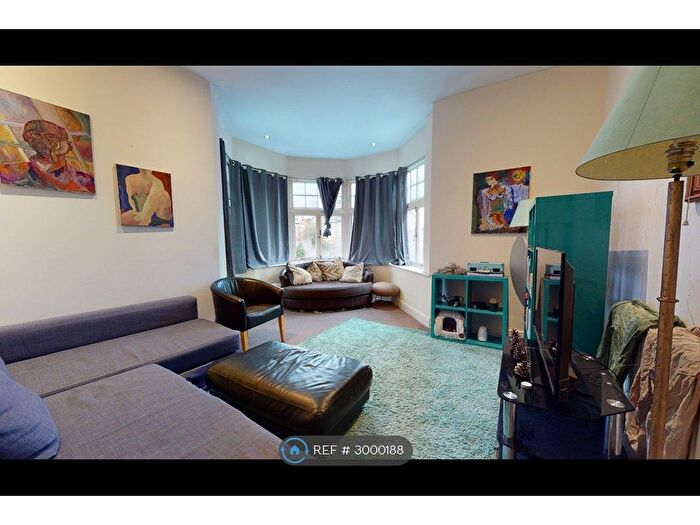 4 Bedroom Flat To Rent In Streatham, London, SW16