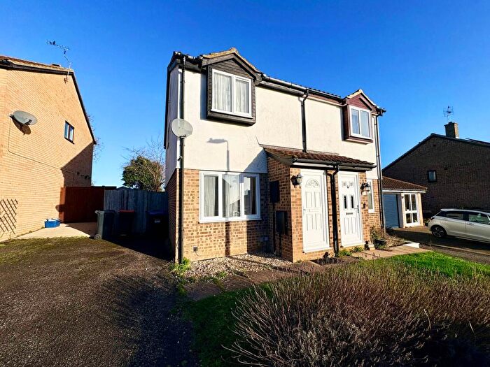 2 Bedroom Semi-Detached House To Rent In Foxhill, Olney, MK46