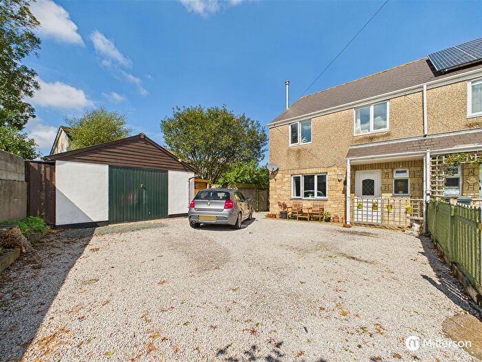 3 Bedroom Semi-detached House For Sale In Trerise Road, Camborne, TR14