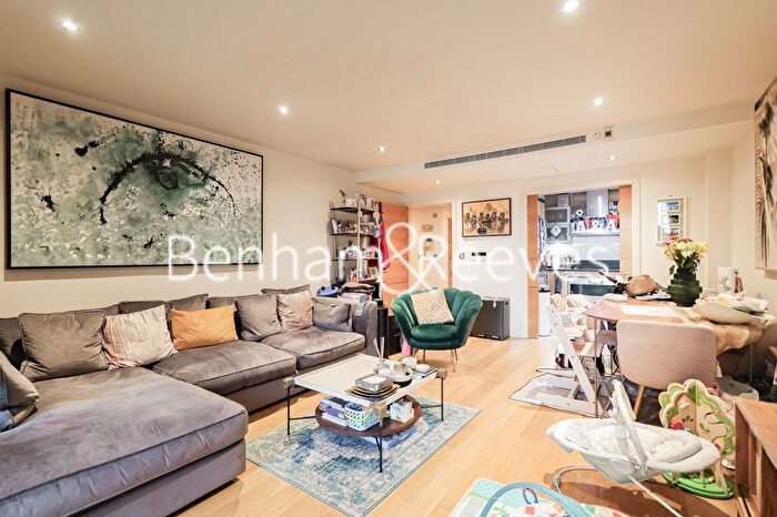 2 Bedroom Flat To Rent In Regal House, Imperial Wharf, SW6