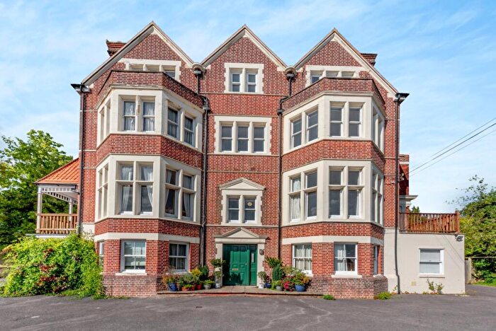 2 Bedroom Flat For Sale In Guildown Road, Guildford, Surrey, GU2