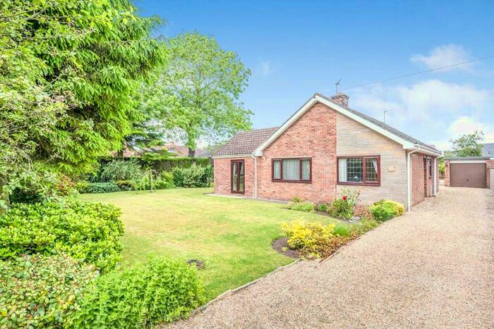 2 Bedroom Bungalow To Rent In Vicarage Lane, Beckingham, Doncaster, Nottinghamshire, DN10