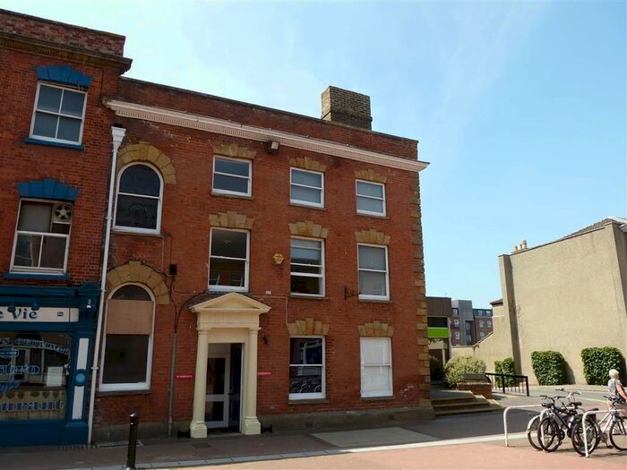1 Bedroom Flat To Rent In High Street, Taunton, TA1