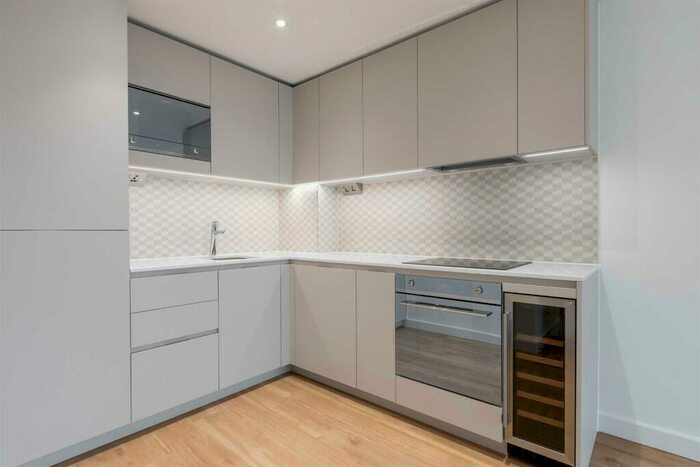 1 Bedroom Flat To Rent In Caversham Road, Colindale, NW9