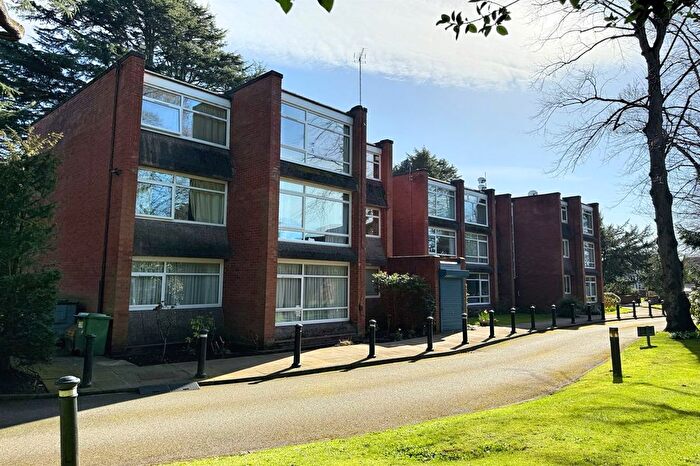2 Bedroom Flat For Sale In The Avenue, Moss Manor, M33