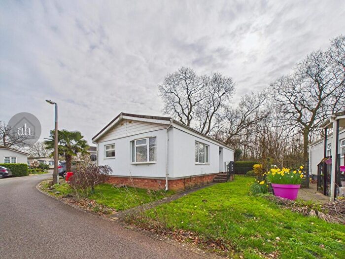3 Bedroom Park Home For Sale In Shepherds Grove Park, Stanton, IP31