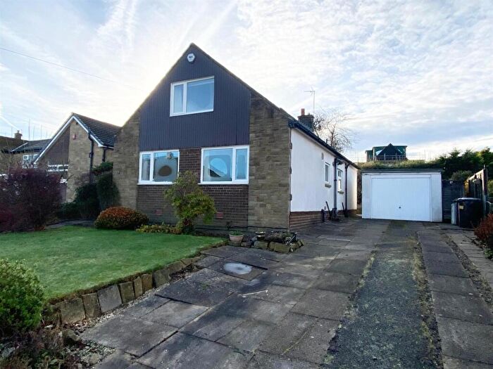 4 Bedroom Detached House For Sale In Templar Drive, Almondbury, Huddersfield, HD5