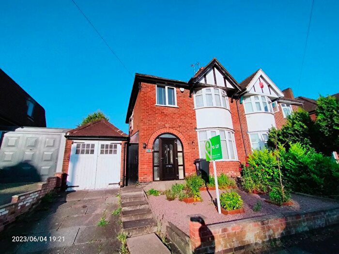 3 Bedroom Semi-Detached House To Rent In Peters Drive, Leicester, LE5