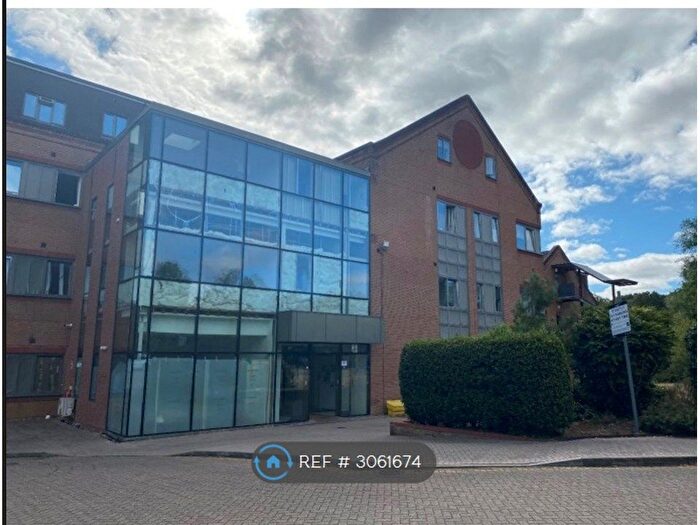 2 Bedroom Flat To Rent In Bartley Way, Hook, RG27