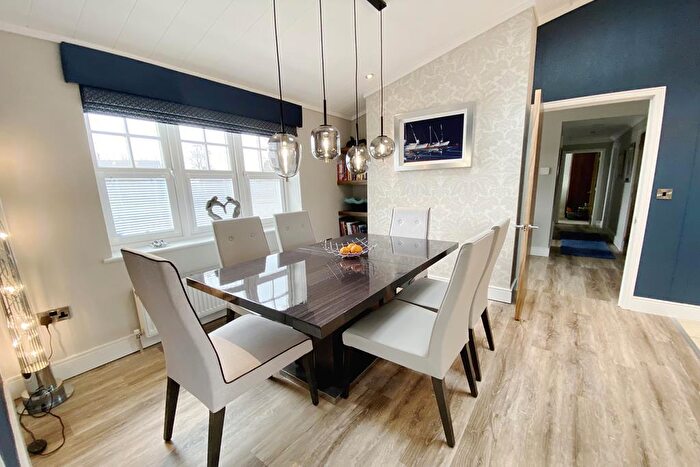 2 Bedroom Park Home For Sale In Lookout Park, Stoborough, Dorset, BH20 - Photo 11