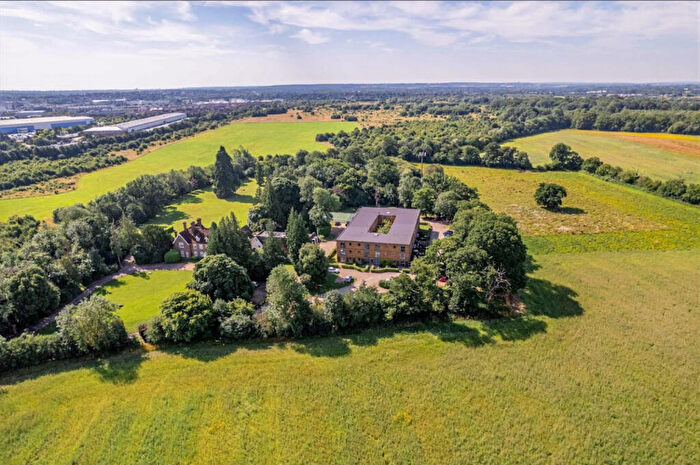 2 Bedroom Duplex For Sale In Astwick Manor, Coopers Green Lane, Hatfield, Hertfordshire, AL10