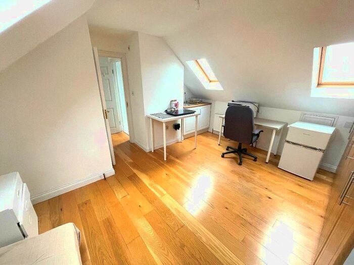 1 Bedroom Flat To Rent In Stapleford Road, Wembely, Middlesex, HA0