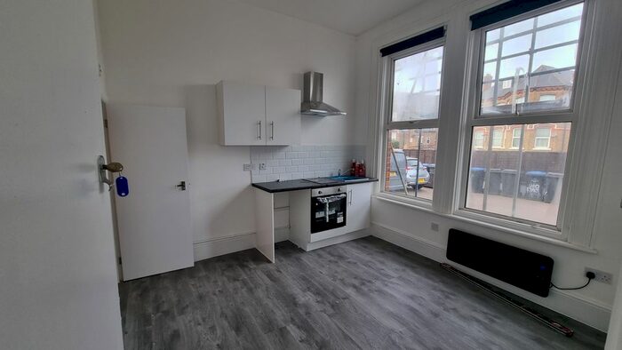Studio To Rent In Craven Park, London, NW10